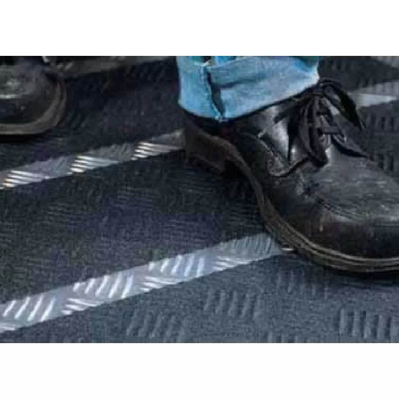 Banda antialunecare 3M Safety-Walk 510, 51mm/18.3m, culoare negru, 2role/bax (ideal pt trepte/suprafete neregulate)